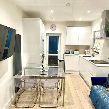 1 Bed Apartment Within London